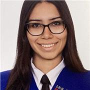 Profesora de biología para niños de entre 10 a 16 años